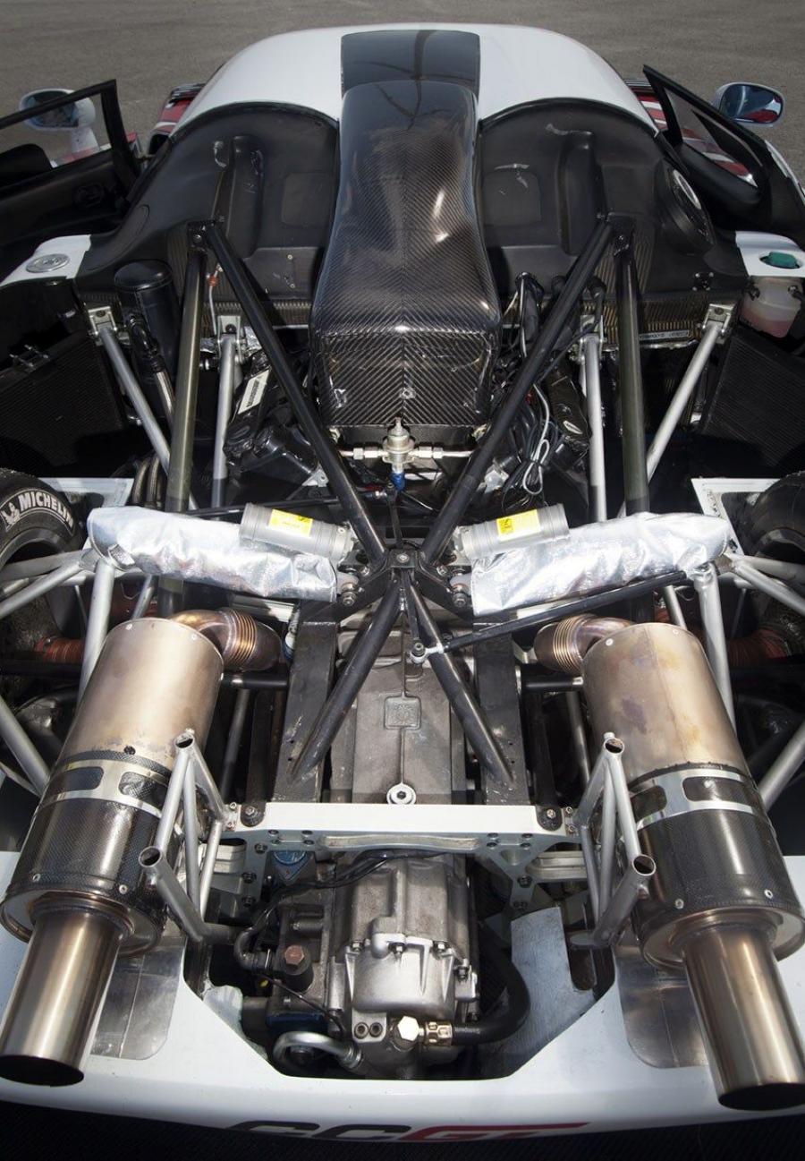 Моторный отсек Koenigsegg CCGT (7012) 2007 года  (фото 4 из 18)